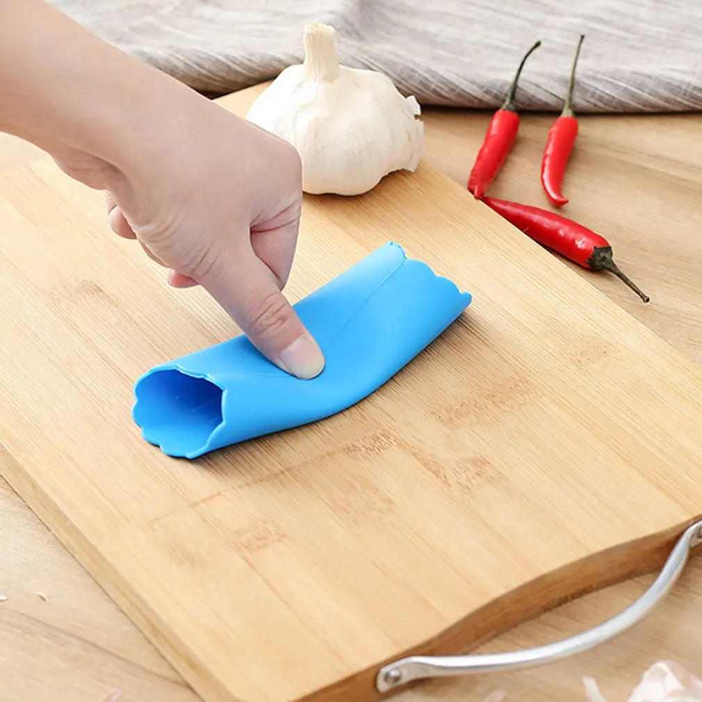 1pc Manual Garlic Peeler With Smooth Edge Silicone Peeling Tool Press Random Color |