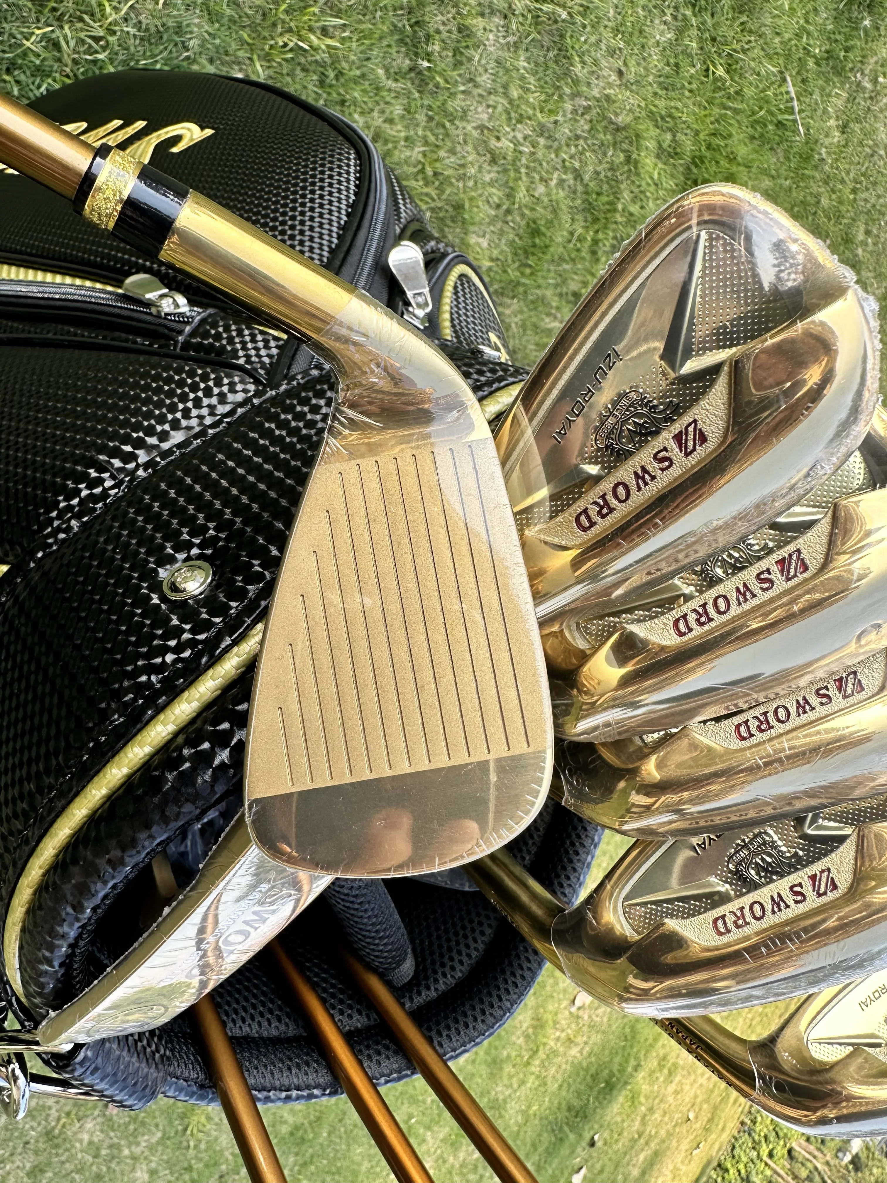 Женский набор клюшек для гольфа 8 шт. утюгов SWORD iZU-ROYAI 5.6.7.8.9.P.A.S графитового вала с