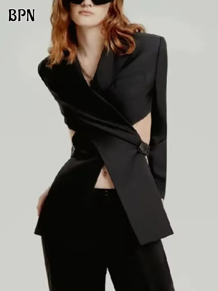 Женский блейзер с отложным воротником