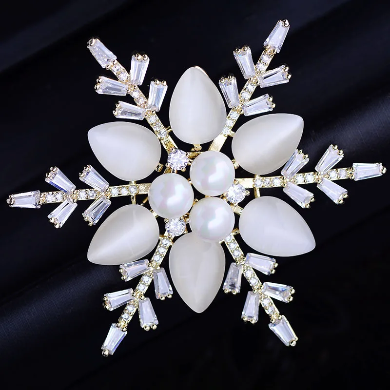 

New European and American Style Snowflake Opal Pearl Brooch Fashion Elegant Brooch Temperament Clothing Simple Corsage