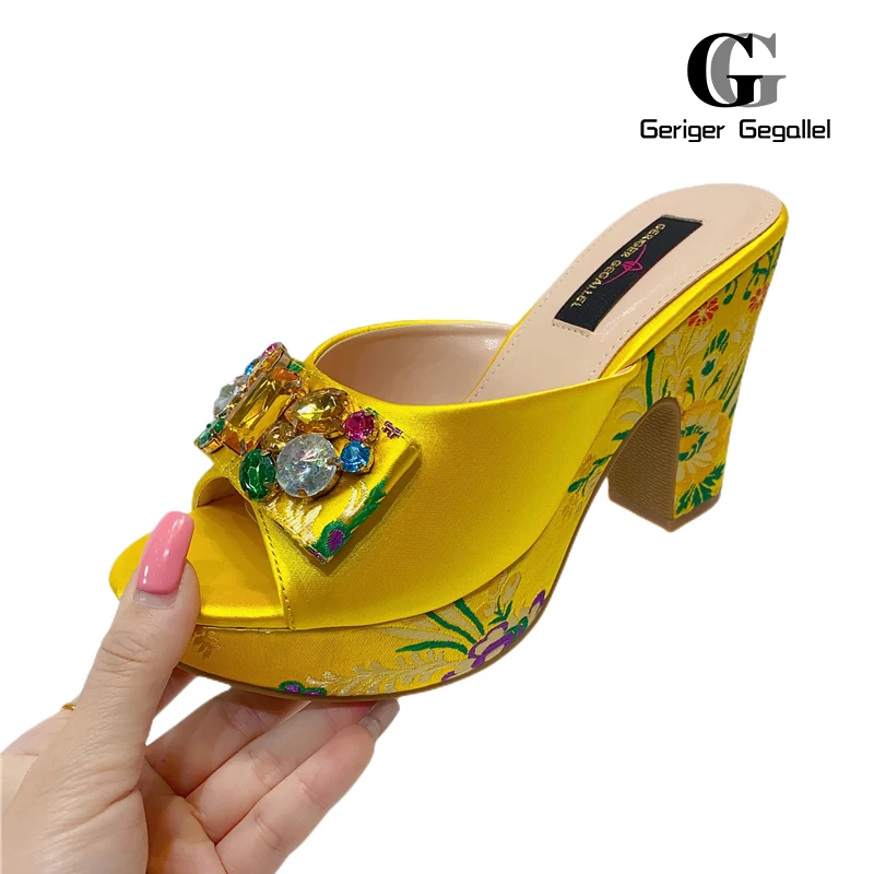 2023 Top Designer Wedding Women Shoes Artificial Embroidery African Fashion Party Diamond Gemstone Sandals Summer