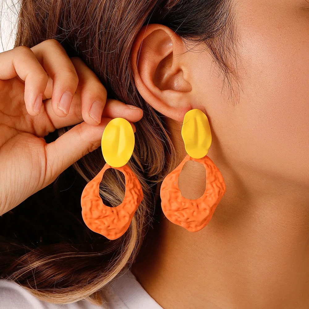 

Fashion Arc Sequins Dangle Earring for Women New Personality Irregular Metal Geometric Paint Discs Brincos 2023 New