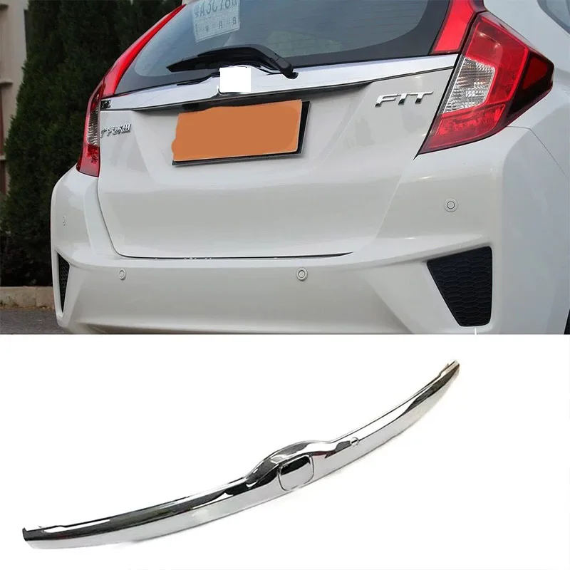 Фото Накладка на крышку багажника (хромированная, черная) для Honda Fit Jazz GK5 2014-2018 гг. №4