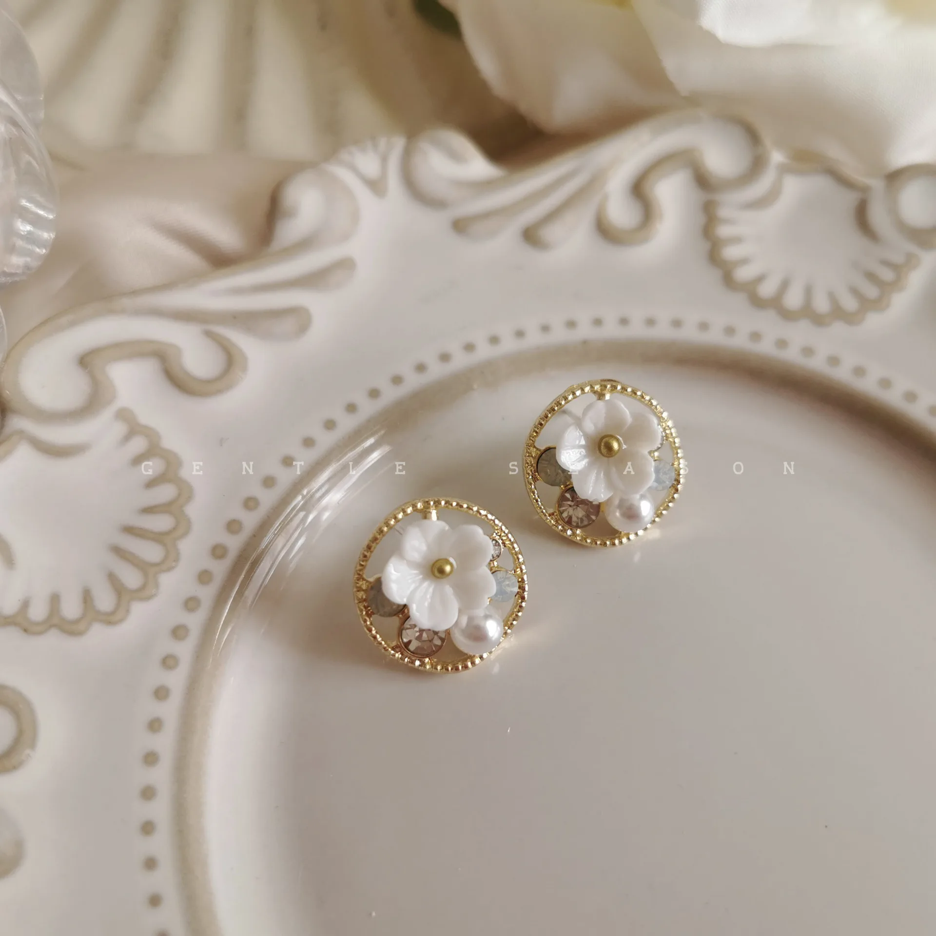 

925 silver flower earrings a camellia small French earrings retro elegant simple high-quality jewelry