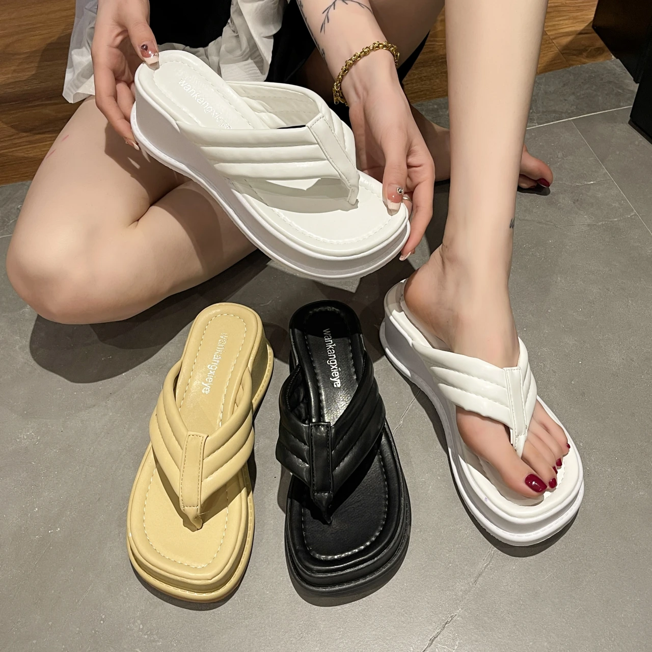 2022 New Flip-Flops Solid Color Thick 
