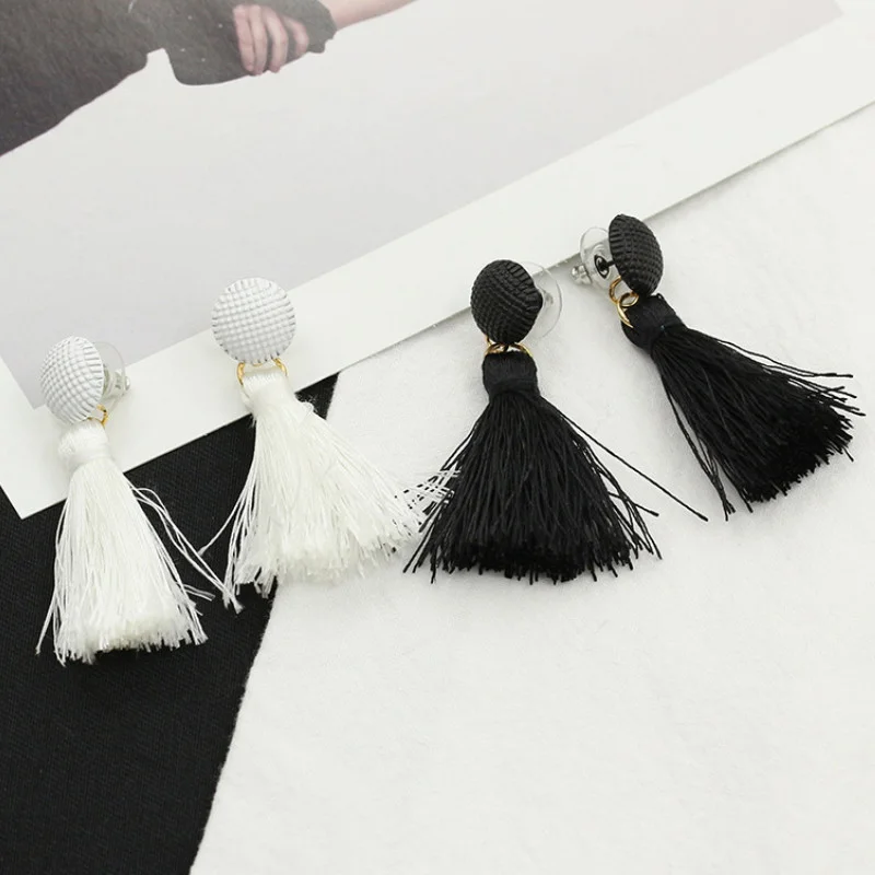 

2021 Frosted Round Button Black and White Tassel Dangle Earrings for Women Jewelry