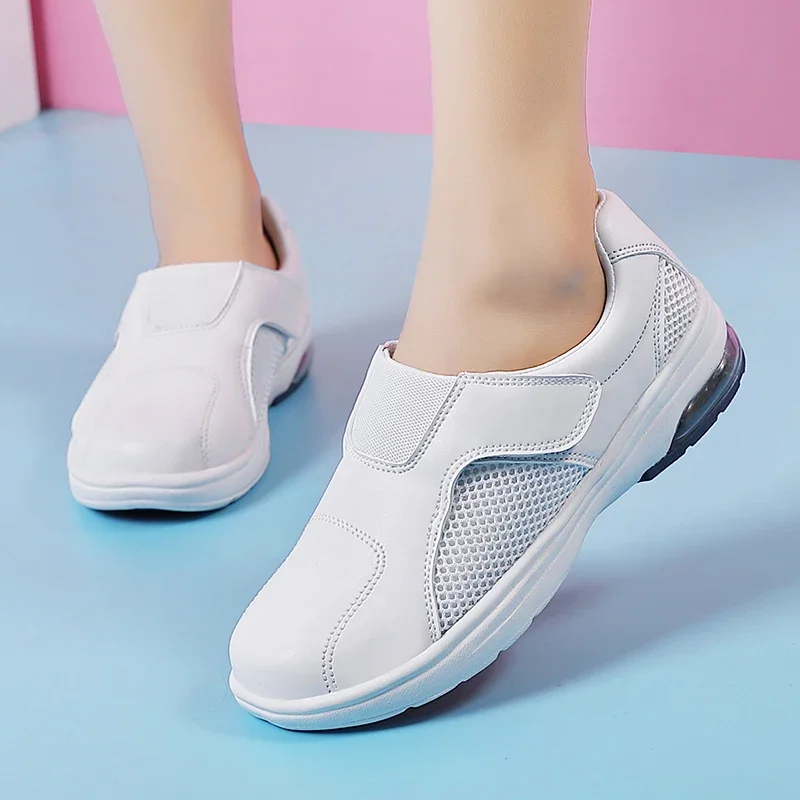 

Дышащие кроссовки на мягкой подошве для медсестер, профессиональная обувь на плоской толстой подошве, для увеличения роста, на весну и лето