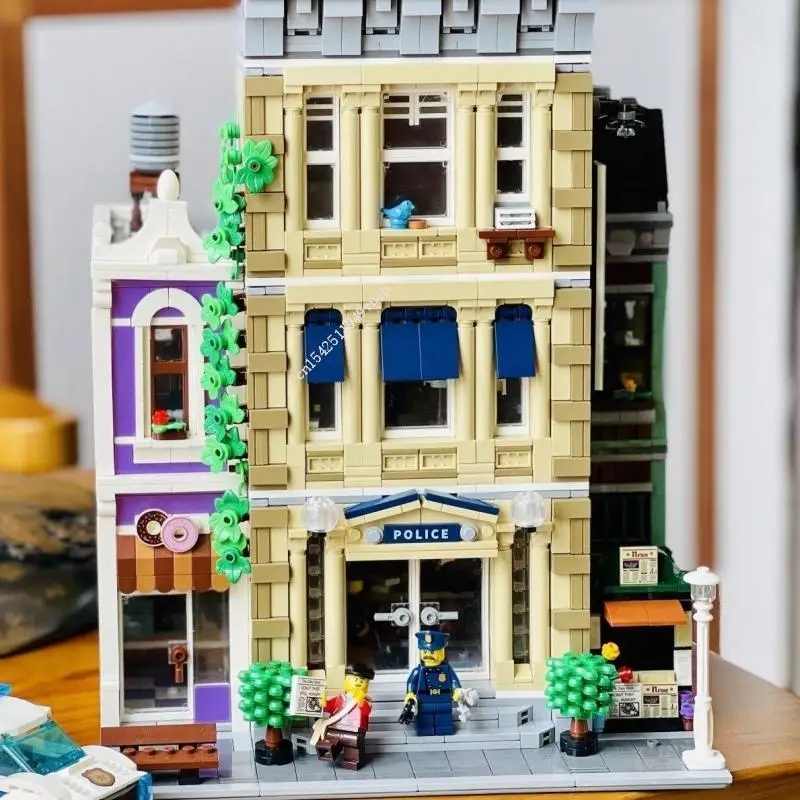 ΠΠΎΠ»ΠΈΡΠ΅ΠΉΡΠΊΠΈΠΉ ΡΡΠ°ΡΡΠΎΠΊ MOC, Π³ΠΎΡΠΎΠ΄ΡΠΊΠΎΠΉ ΡΠ»ΠΈΡΠ½ΡΠΉ Π²ΠΈΠ΄, ΡΠΎΠ²ΠΌΠ΅ΡΡΠΈΠΌΡΠΉ Ρ 10278 ΠΌΠΎΠ΄ΡΠ»ΡΠ½ΡΠΌΠΈ ΡΡΡΠΎΠΈΡΠ΅Π»ΡΠ½ΡΠΌΠΈ Π±Π»ΠΎΠΊΠ°ΠΌΠΈ, ΠΊΠΈΡΠΏΠΈΡΠΈ, ΠΈΠ³ΡΡΡΠΊΠΈ, ΠΏΠΎΠ΄Π°ΡΠΎΠΊ Π½Π° Π΄Π΅Π½Ρ ΡΠΎΠΆΠ΄Π΅Π½ΠΈΡ, Π ΠΎΠΆΠ΄Π΅ΡΡΠ²ΠΎ, 2923 Π΄Π΅ΡΠ°Π»Π΅ΠΉ ΠΠΎΠ»ΠΈΡΠ΅ΠΉΡΠΊΠΈΠΉ ΡΡΠ°ΡΡΠΎΠΊ MOC, Π³ΠΎΡΠΎΠ΄ΡΠΊΠΎΠΉ ΡΠ»ΠΈΡΠ½ΡΠΉ Π²ΠΈΠ΄, ΡΠΎΠ²ΠΌΠ΅ΡΡΠΈΠΌΡΠΉ Ρ 10278 ΠΌΠΎΠ΄ΡΠ»ΡΠ½ΡΠΌΠΈ ΡΡΡΠΎΠΈΡΠ΅Π»ΡΠ½ΡΠΌΠΈ Π±Π»ΠΎΠΊΠ°ΠΌΠΈ, ΠΊΠΈΡΠΏΠΈΡΠΈ, ΠΈΠ³ΡΡΡΠΊΠΈ, ΠΏΠΎΠ΄Π°ΡΠΎΠΊ Π½Π° Π΄Π΅Π½Ρ ΡΠΎΠΆΠ΄Π΅Π½ΠΈΡ, Π ΠΎΠΆΠ΄Π΅ΡΡΠ²ΠΎ, 2923 Π΄Π΅ΡΠ°Π»Π΅ΠΉ