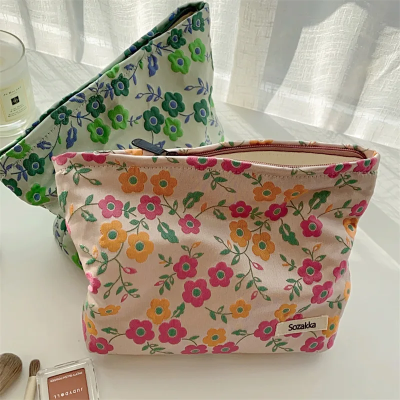 

Small fresh pastoral French literary flower cosmetic bag ins change storage bag mobile phone clutch