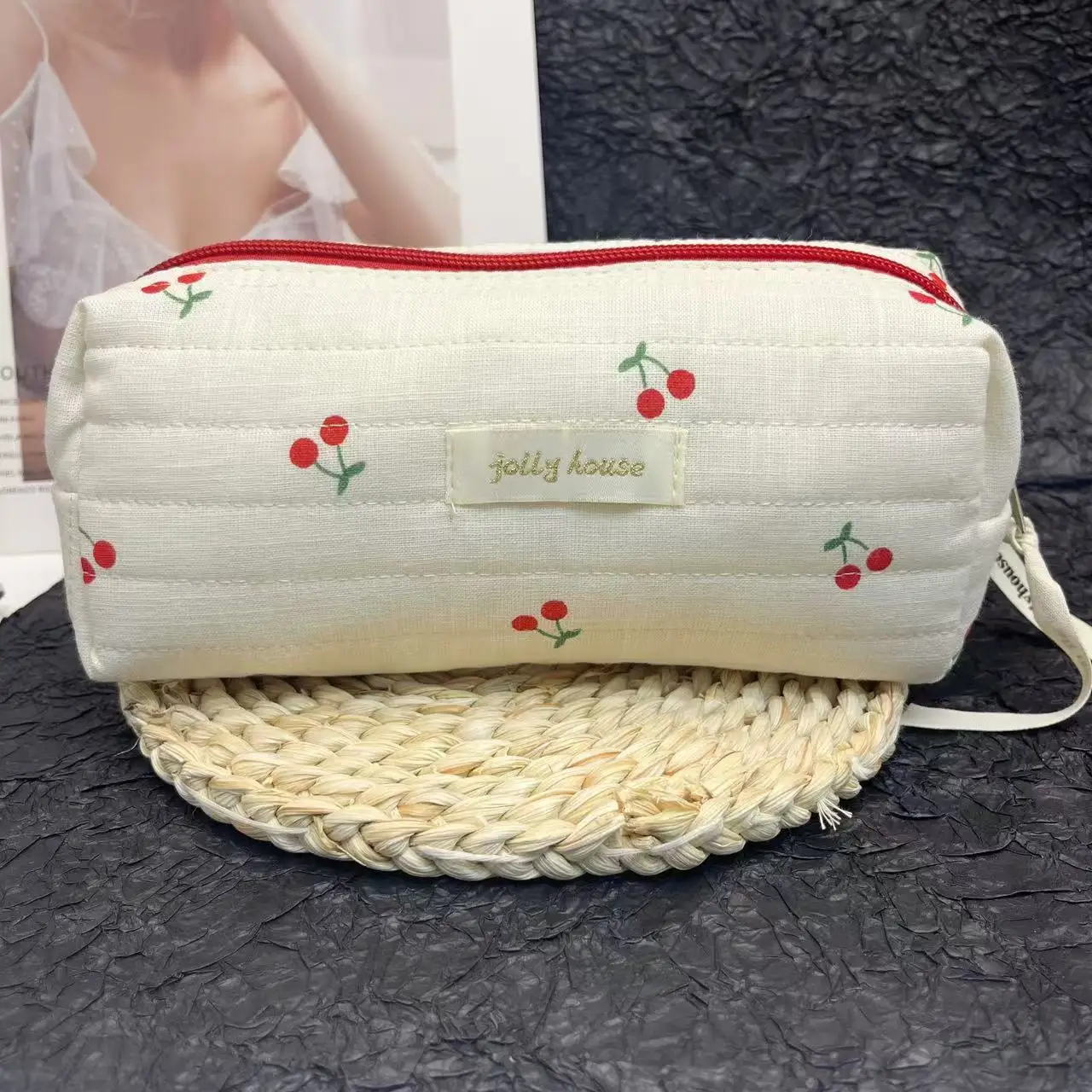 Косметичка на заказ персонализированная вышивка имени косметичка подарок день