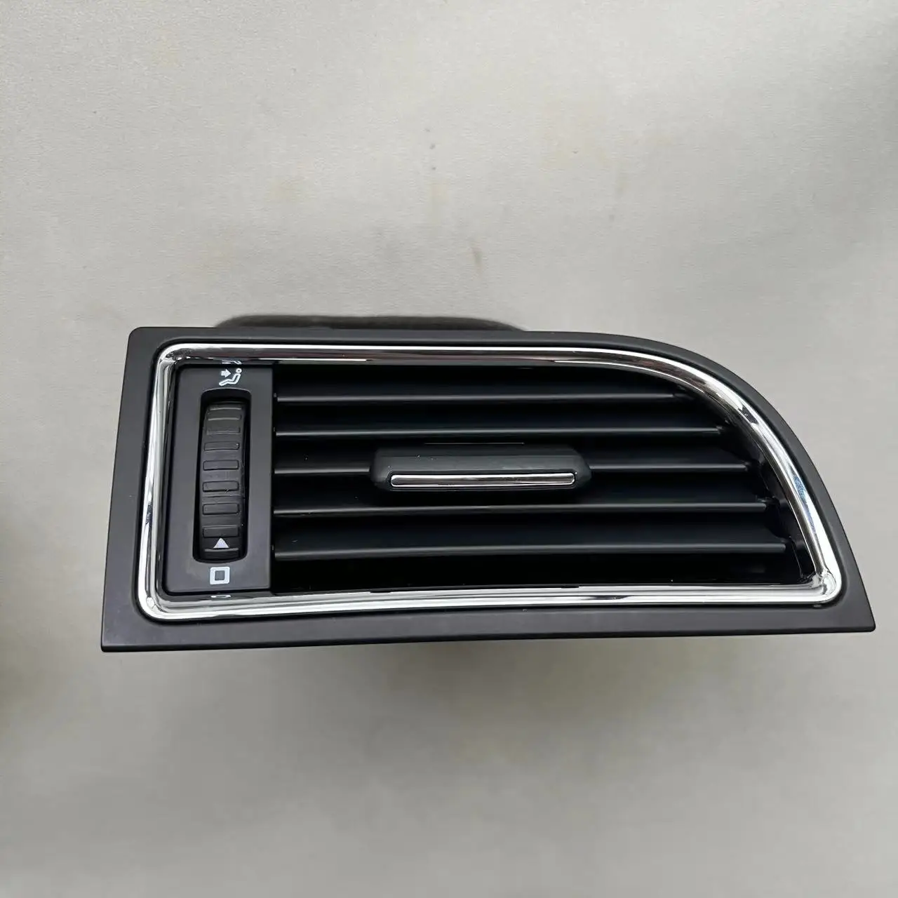 

Автомобильный Кондиционер, вентиляционные отверстия для Skoda Superb 2008-2015, 3T0819701 ,3T0819702