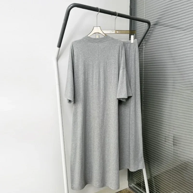 Женское трикотажное платье-футболка с поясом на резинке