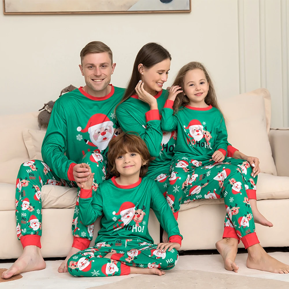 

Christmas Pajamas Family Matching Clothing Set Couples Xmas Pjs Outfit Long Sleeve for Women Men 2022 Green Carton Santa Claus