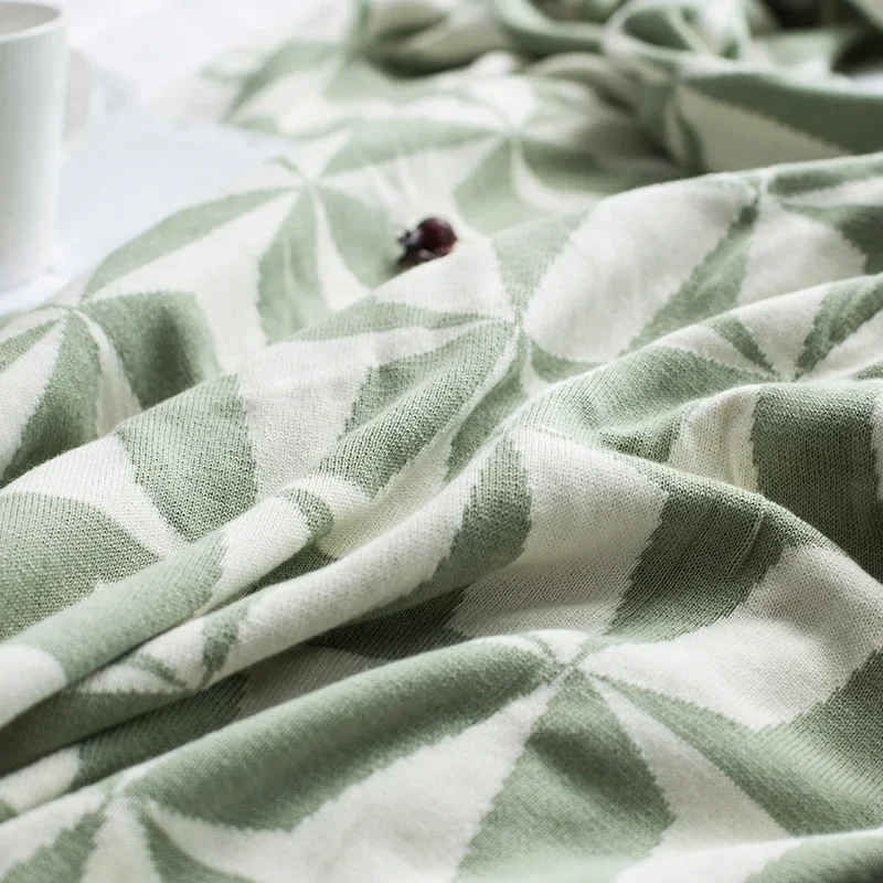 NNS индивидуальное геометрическое светло-голубое и зеленое дорожное одеяло из 100%