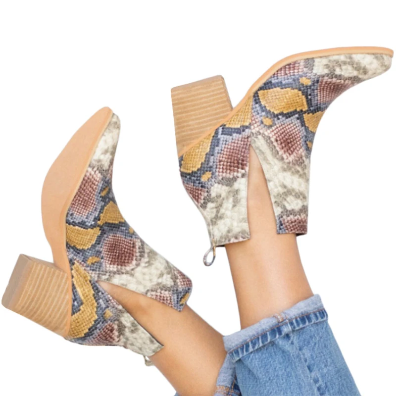 

Ботинки ручной работы на высоком каблуке, с острым носком и змеиным принтом