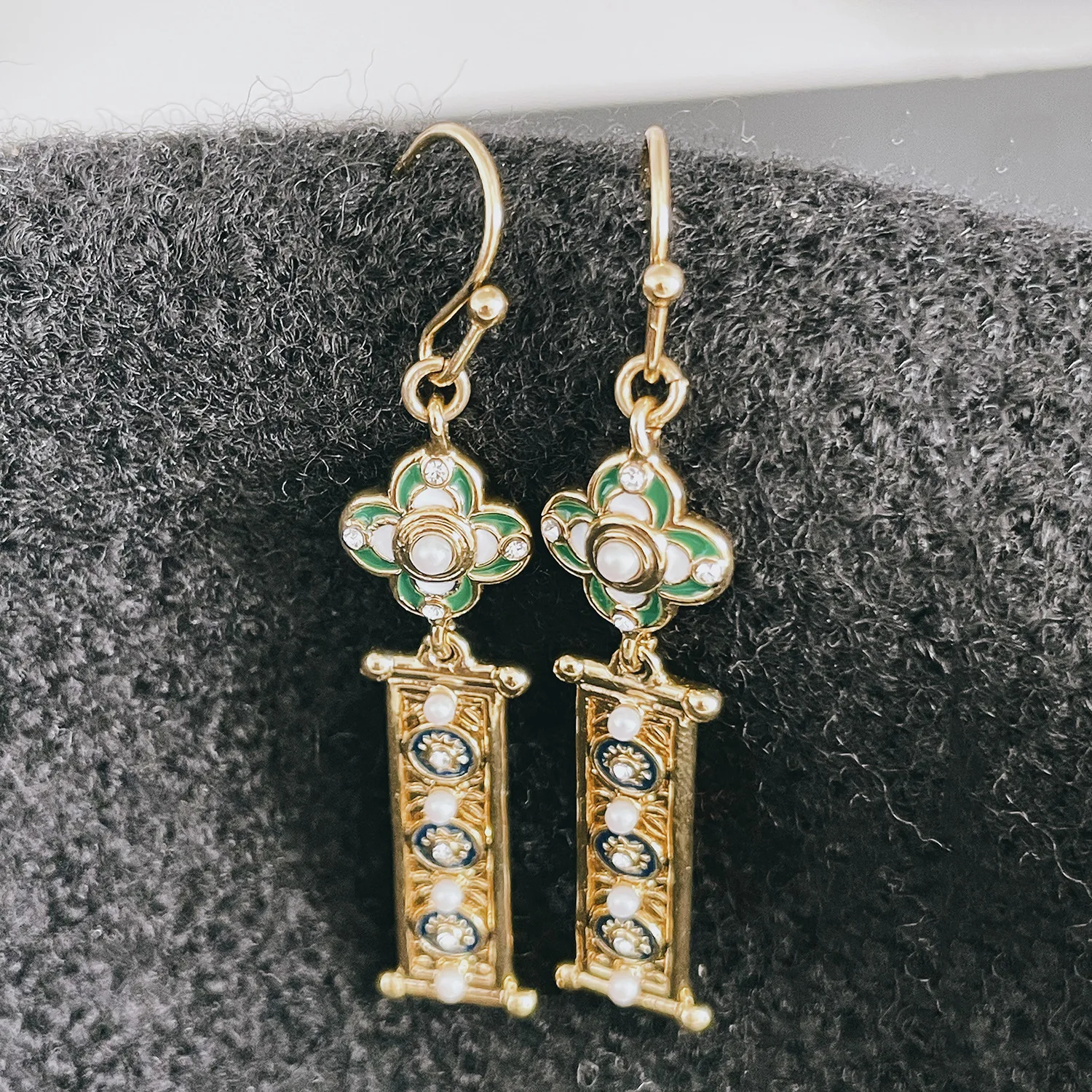 

European and American medieval Vintage court Tassel Earrings