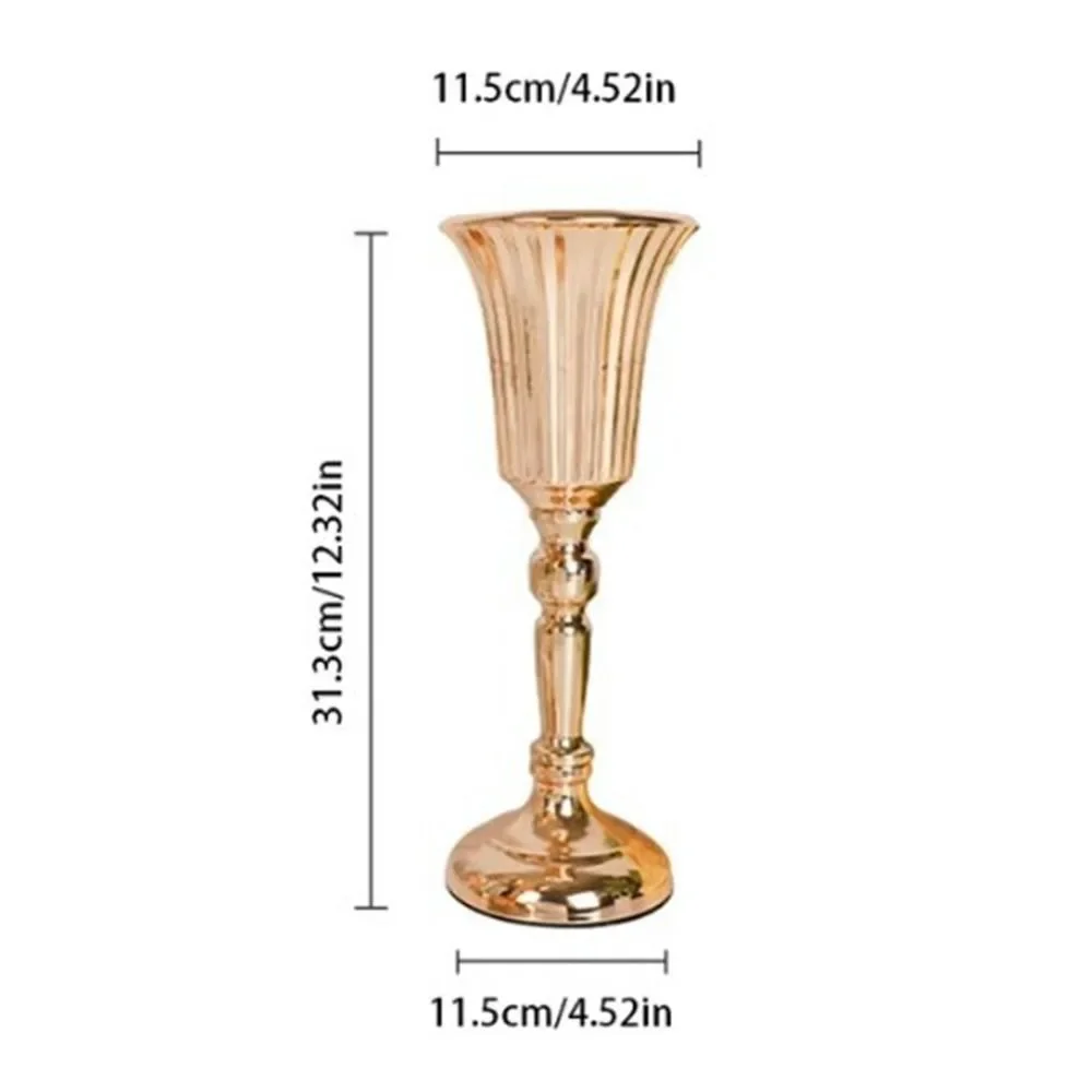 

Золотая железная ваза