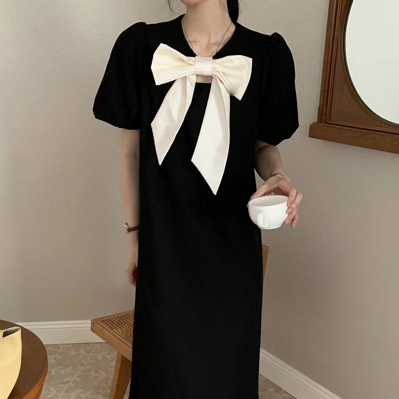 

Clothland Women Chic Black Dress Bow Tie Collar Short Sleeve Straight One Piece Retro Casual Midi Dresses Vestido QC554