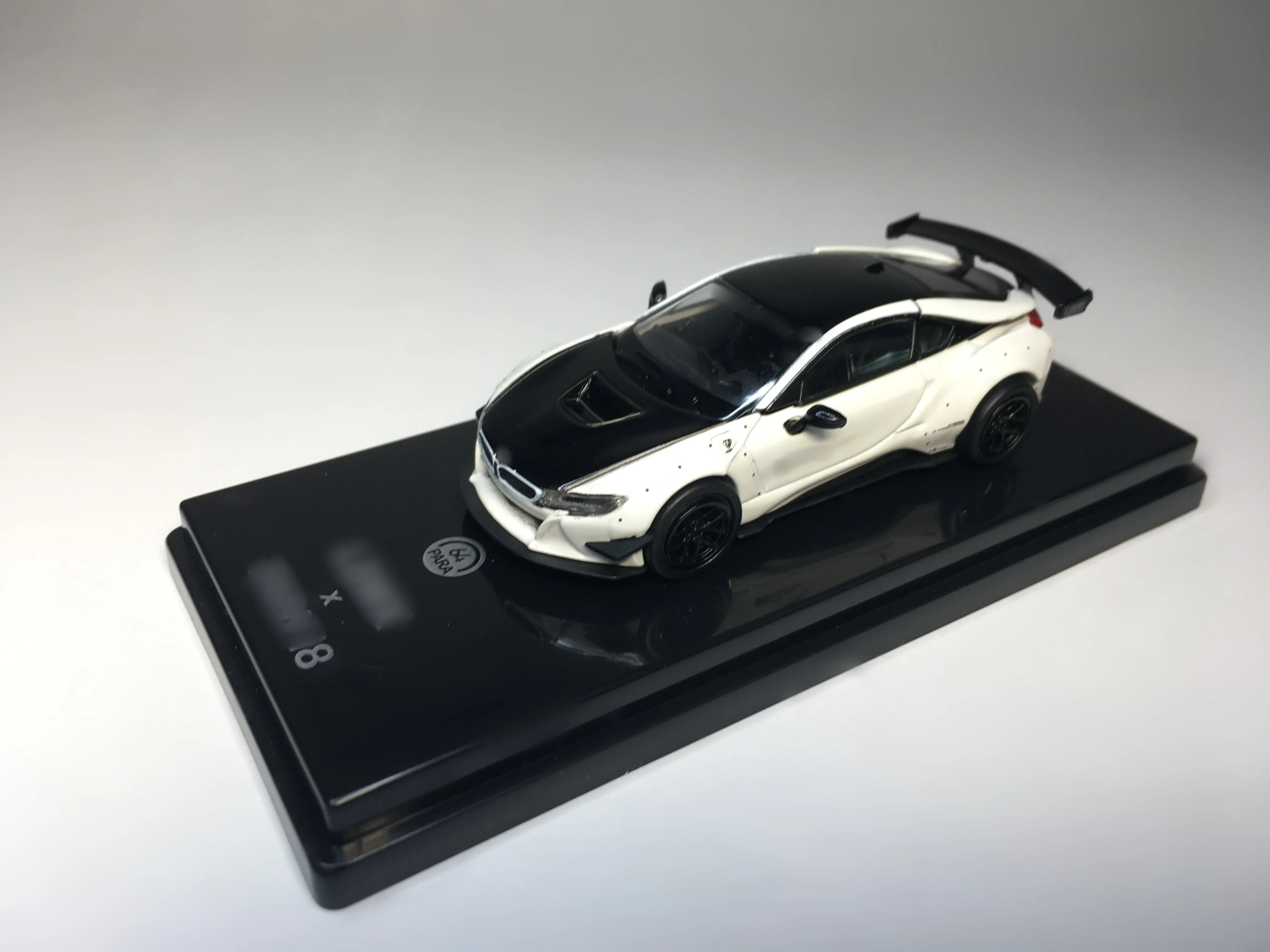 

Коллекция автомобилей из коллекции лимитированных моделей пара64 1/64 i8