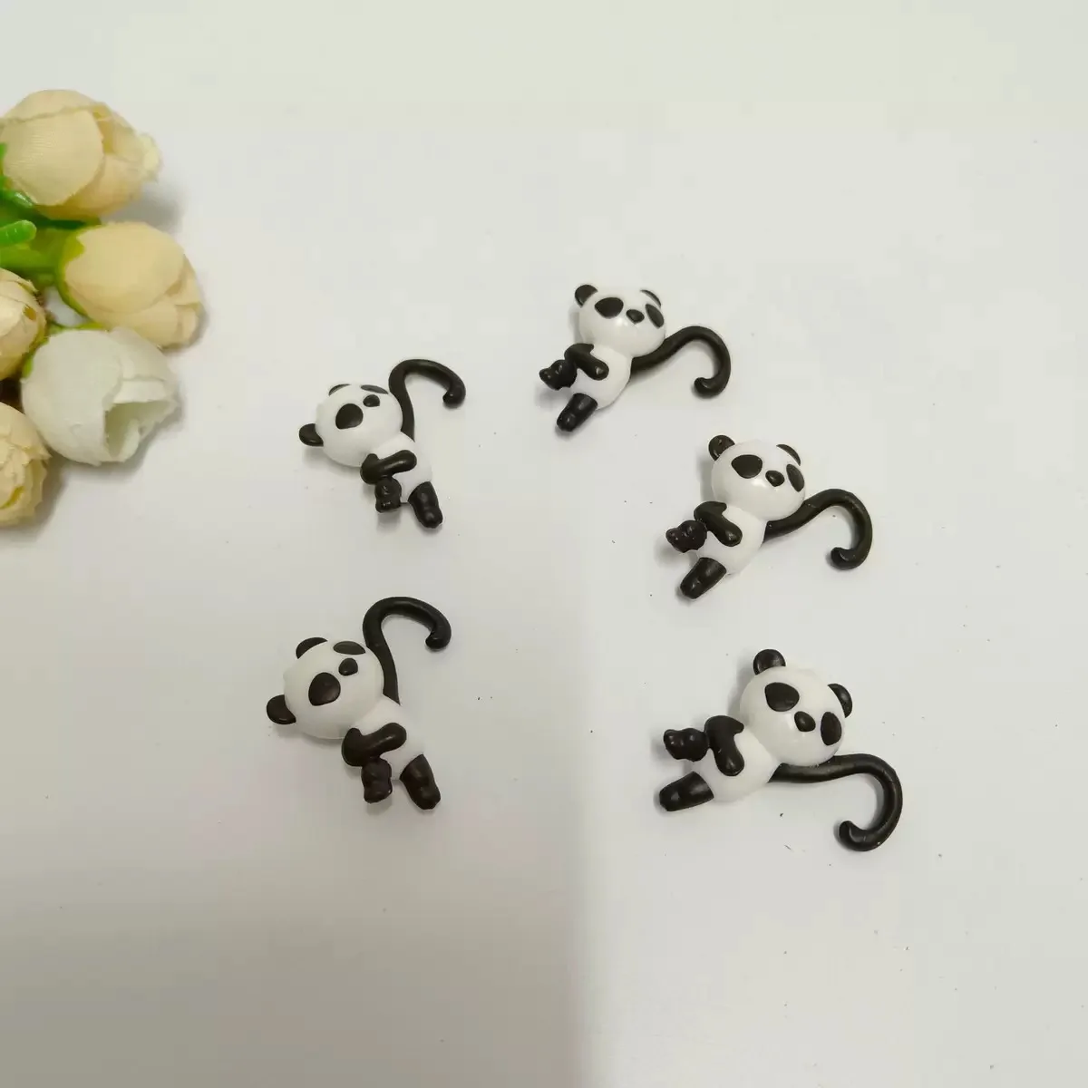 

50pcs/lot Super Mini Cute Pandas 3cm Kids Toys Car Decoration Little Gift for Children