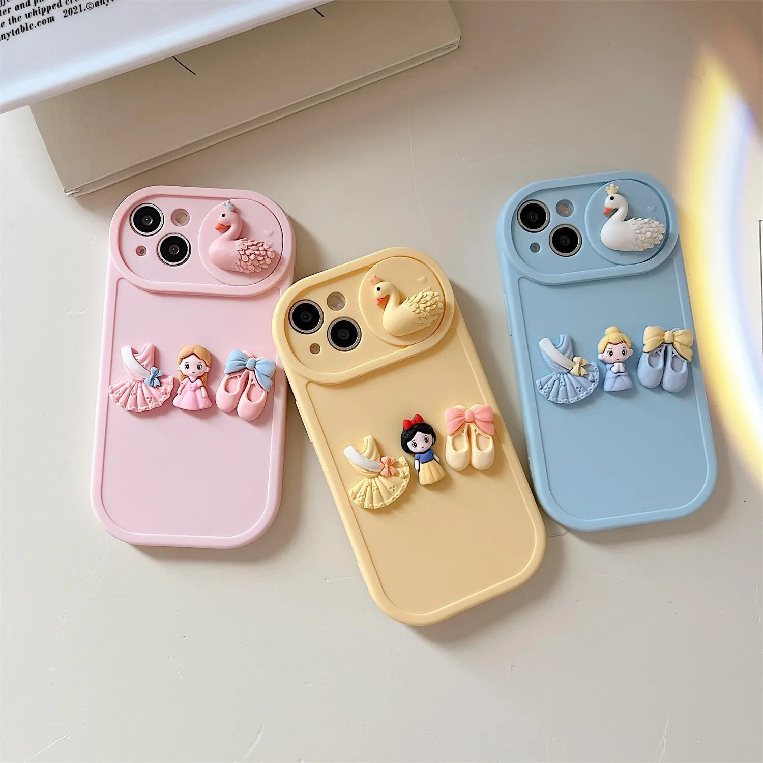 

Disney 3D Snow White Cinderella Sliding Window Phone Cases For iPhone 14 13 12 11 Pro Max XR XS 14pro MAX X Back Cover