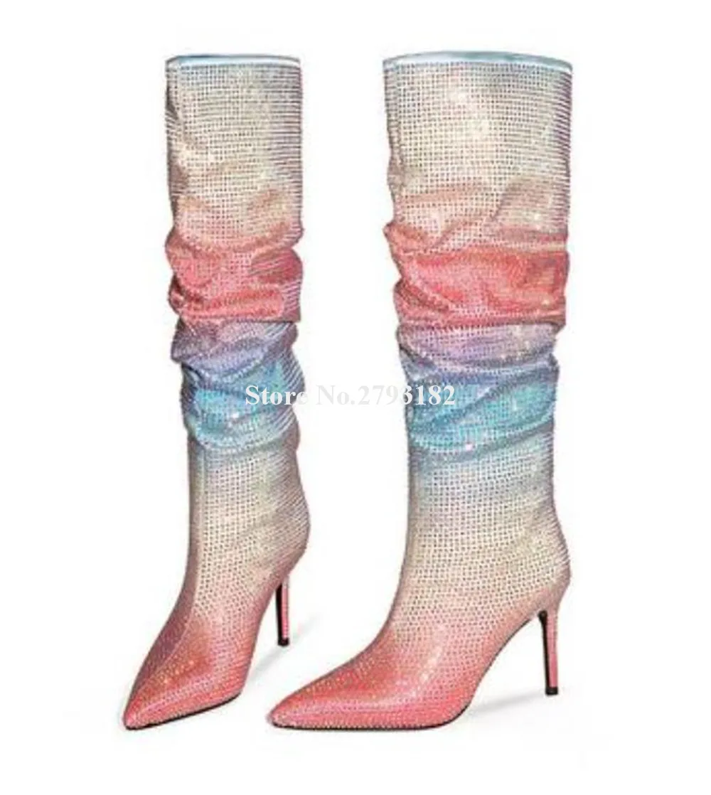 Очаровательные сапоги до колена на тонком каблуке с градиентом и стразами
