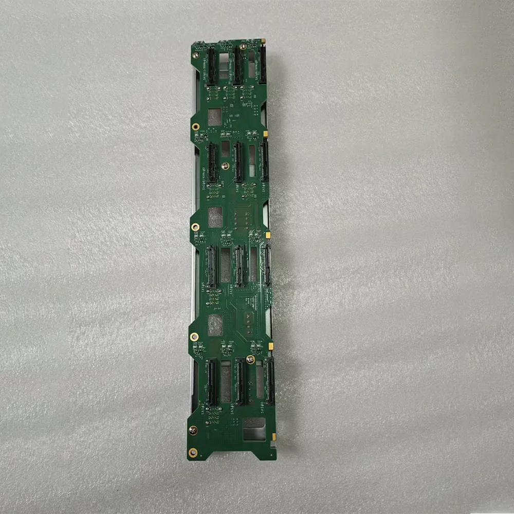 12-дисковая задняя панель для жестких дисков поддерживает 4 NVMe или 12 SATA BPN-SAS3-826A-N4 (art.: 3920dce62a122) - 3920dce62a122