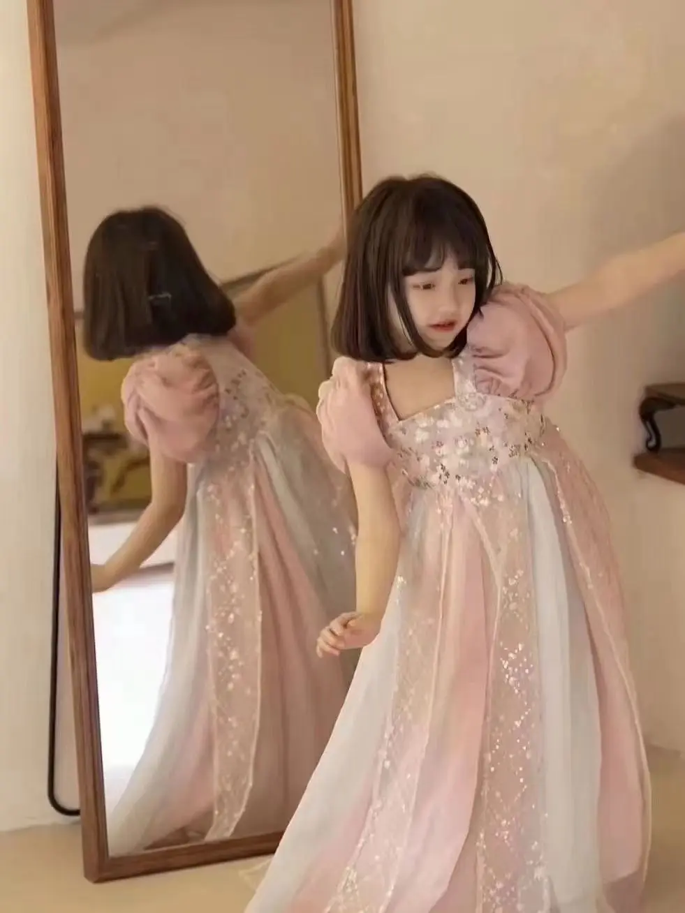 Платье для девочек весна-лето 2024 платье красочная принцесса с вышивкой вечеринка