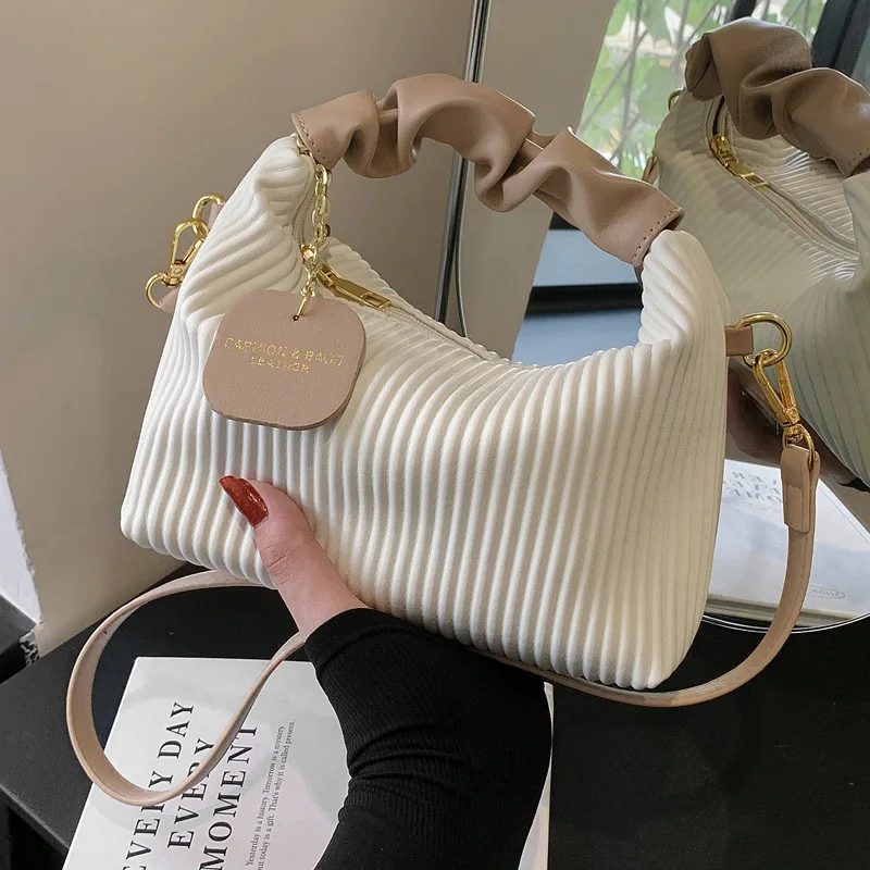 

Small Bag for Women 2023 Korean Minimalist and Fashionable Small Square Bag, Versatile Shoulder Bag for The General Public