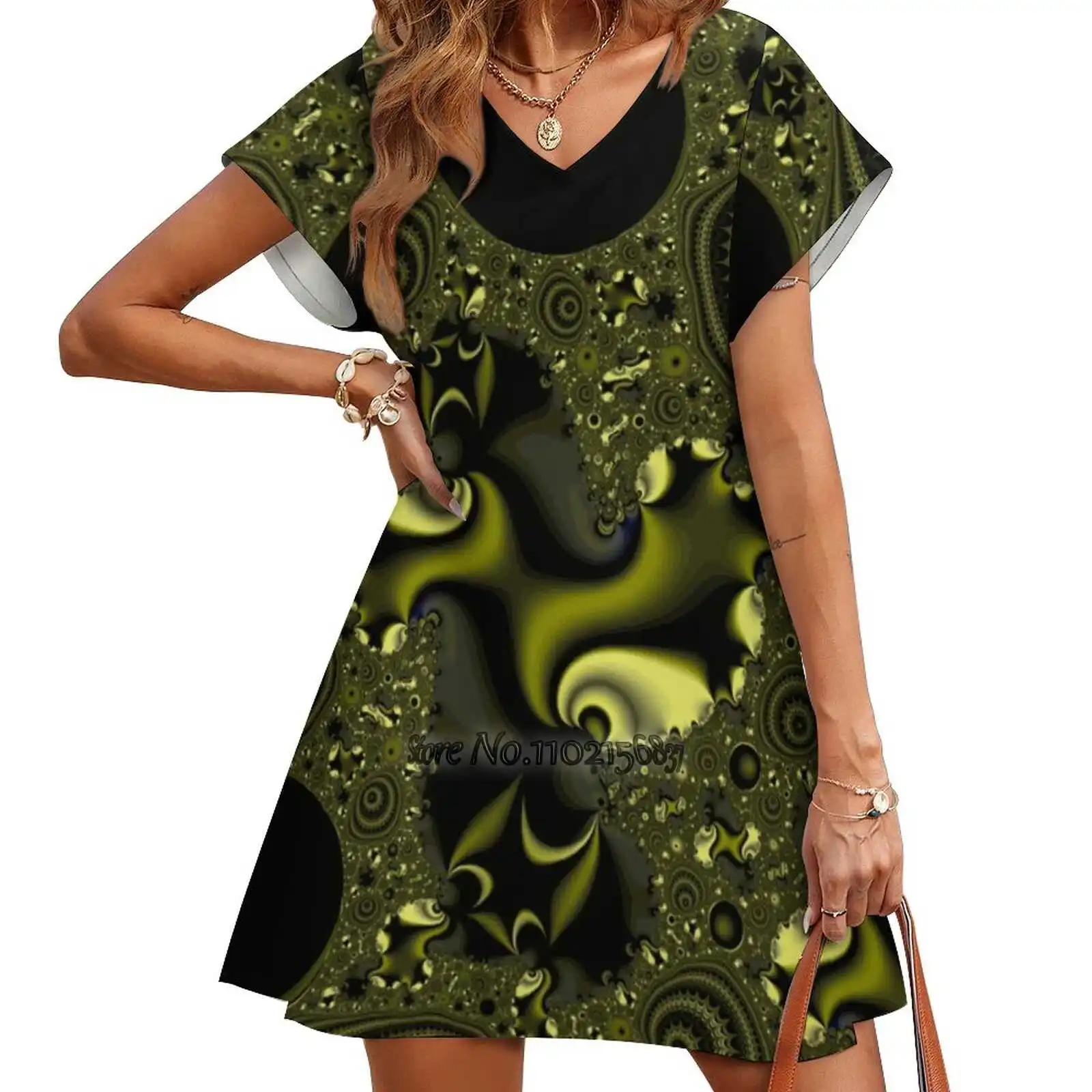 

Юбка с коротким рукавом и V-образным вырезом