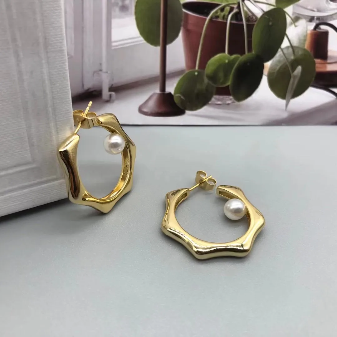 

European and American popular earrings