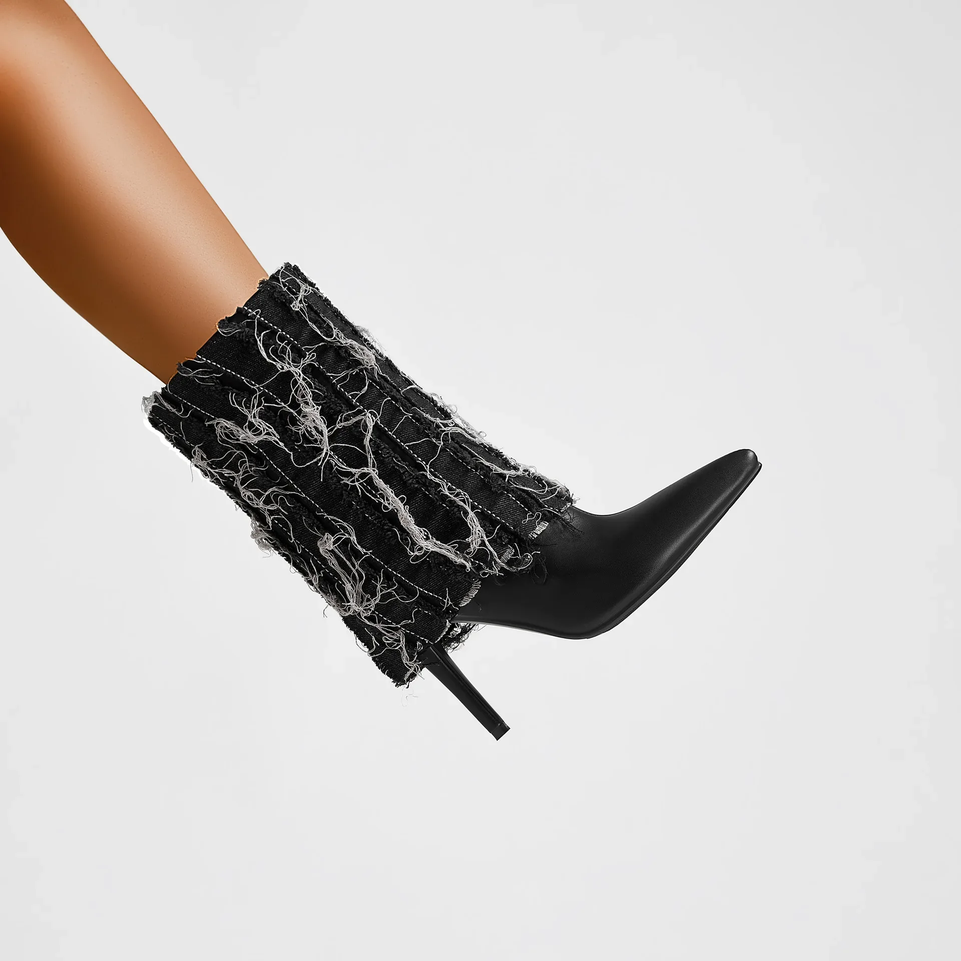 Промытые джинсовые ботильоны на шпильке с острым носком сексуальные женские без