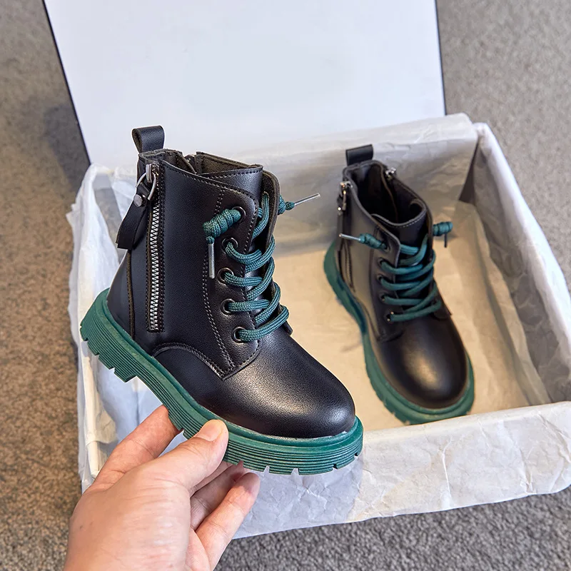 

Зима 2021, новые корейские Кожаные Ботинки Martin на низком каблуке, детская обувь, короткие ботинки для девочек, повседневные ботинки для детей ...