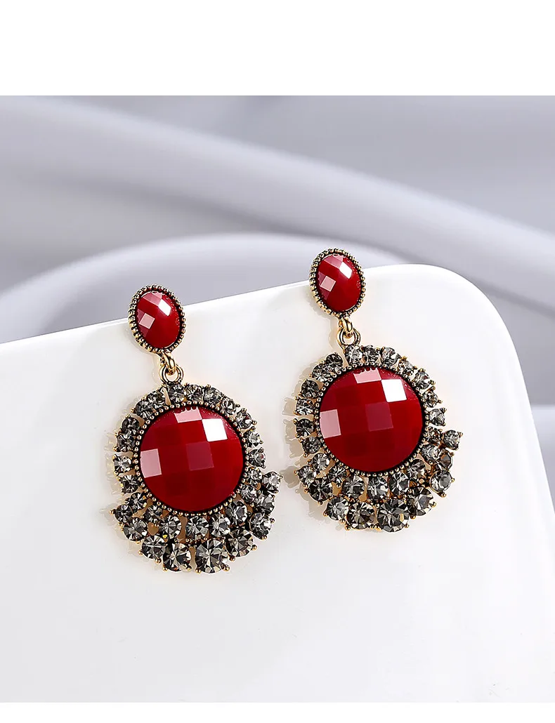 

Винтажные темпераментные красные серьги в стиле барокко