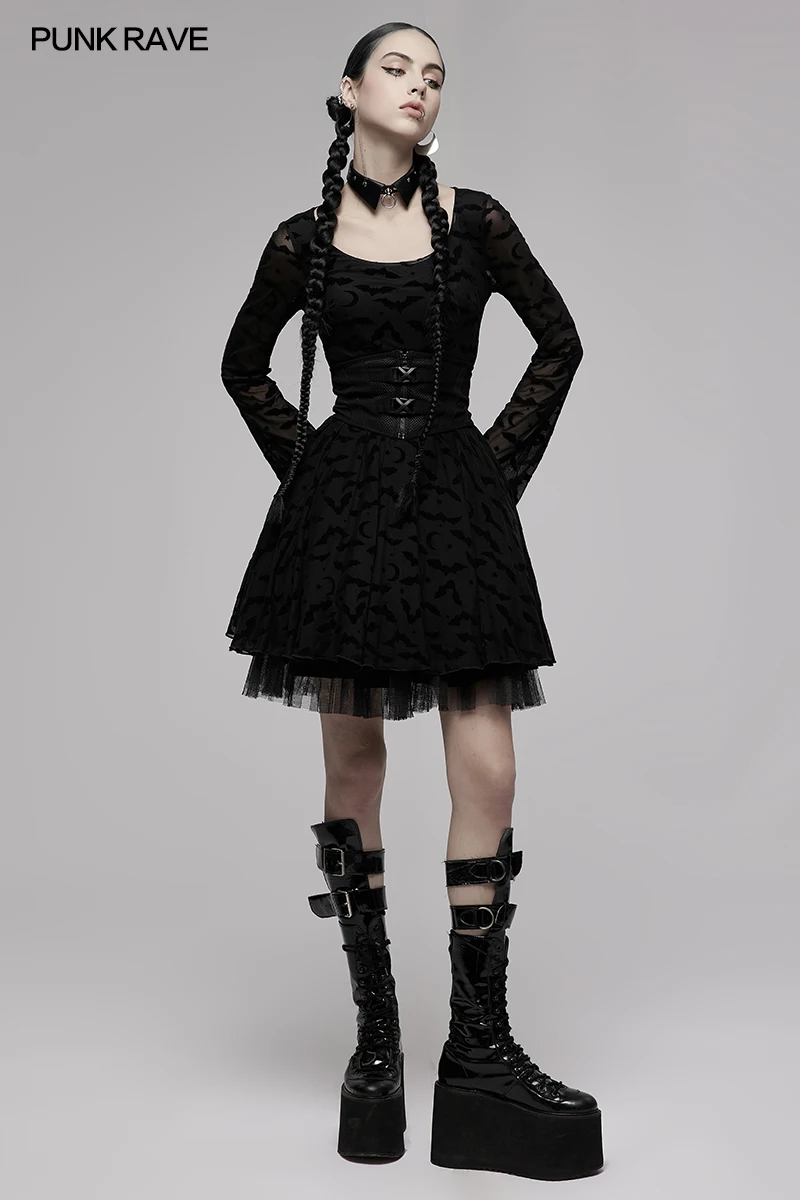 Женское в стиле панк-рейв с расклешенными рукавами |