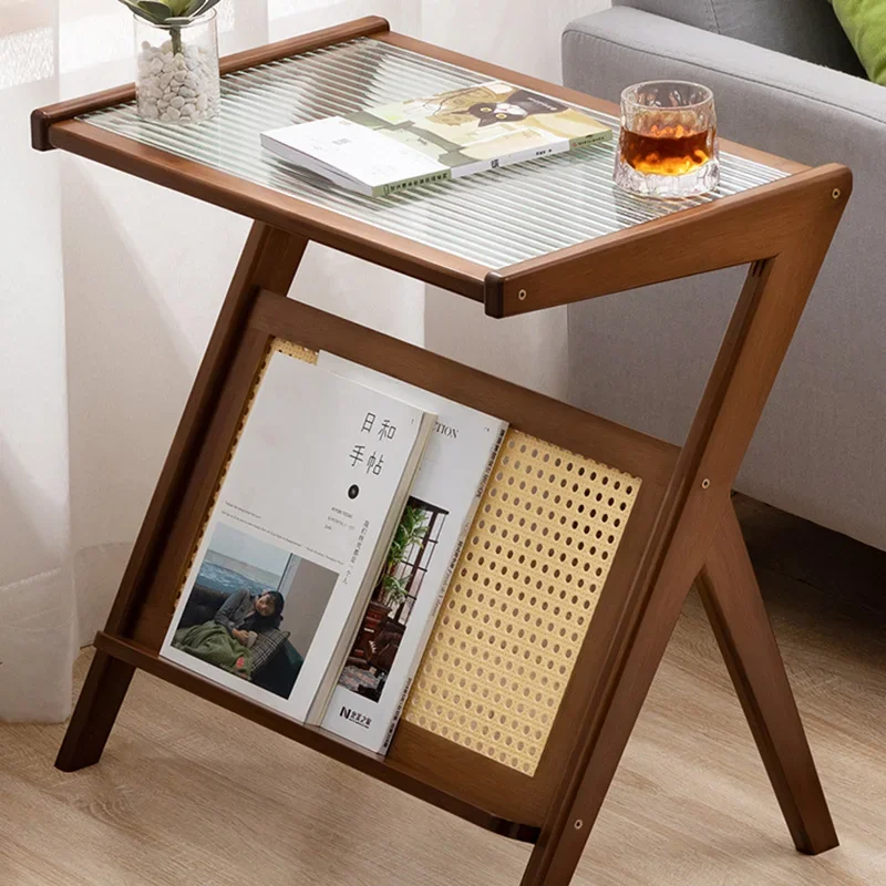 Деревянный журнальный столик