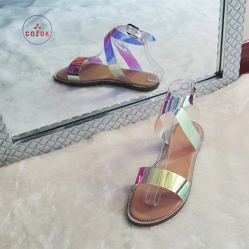 

Женские удобные и модные разноцветные сандалии на плоской подошве с открытым носком