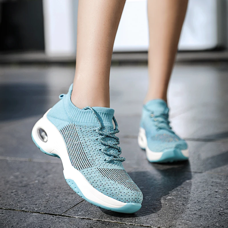

Women Vulcanized Shoes High Quality Woman Sneakers Slip on Flats Shoes Women Loafers Plus Size 42 Walking Lace-up Sports Shoes