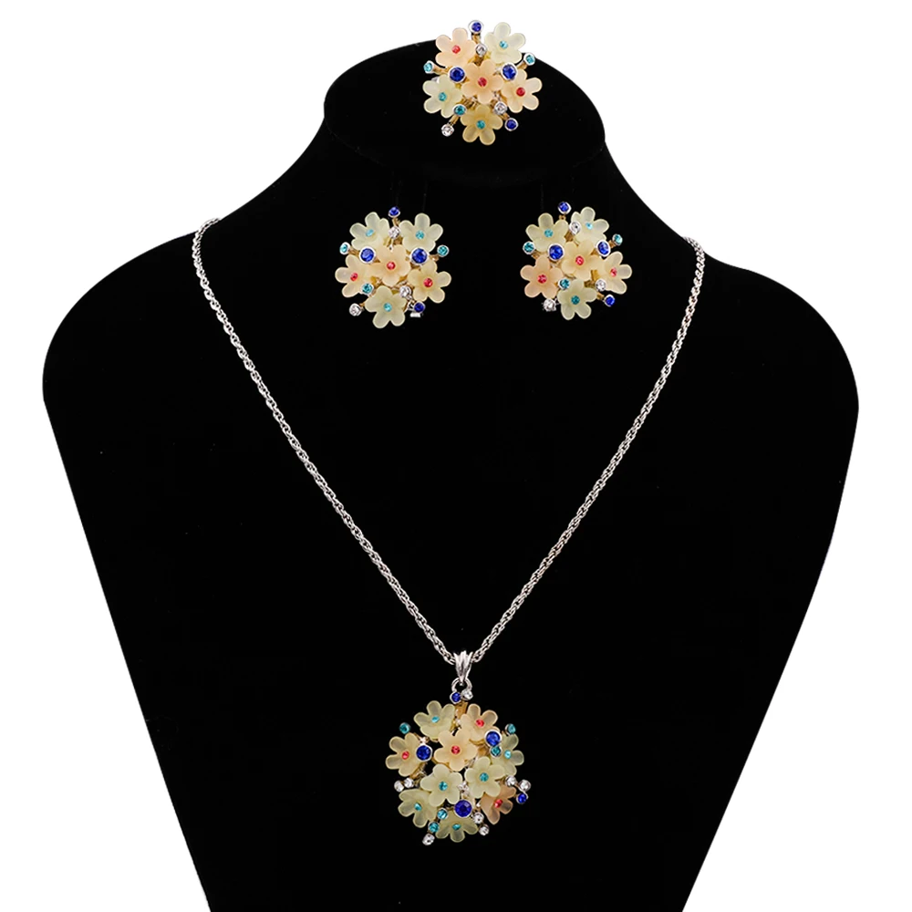 

Luxury Gold Design Flower Pendant Necklace Charm Earring Finger Ring Jewelry Set Dubai African Brazilian Women Wedding Party