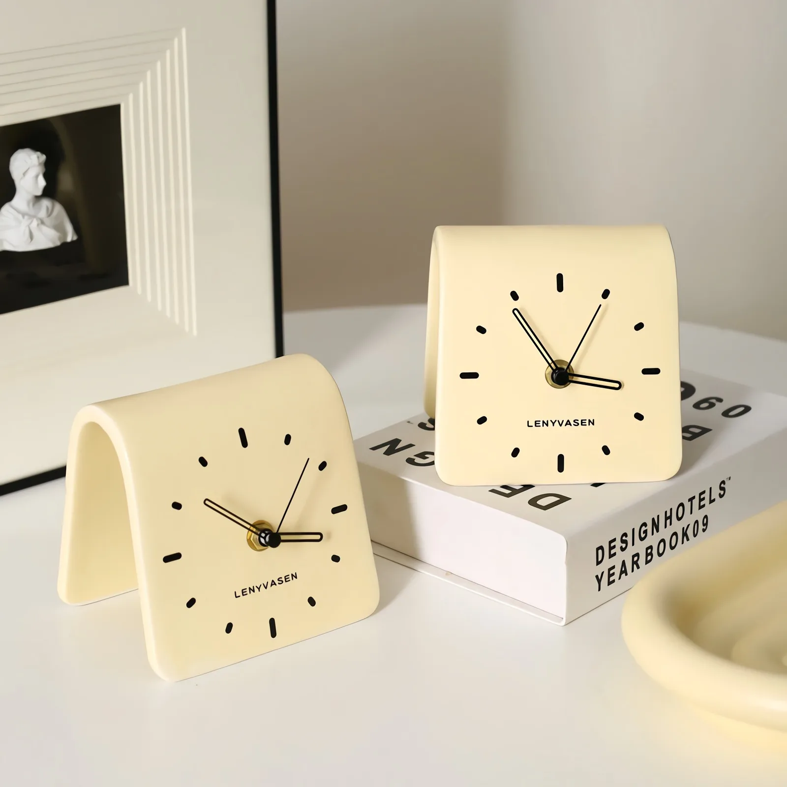 

Nordic Ceramic Table Clock Digital Creative Desk Clocks Vintage Retro Clock Bedroom Living Room Home Decor Korea Home Decoration