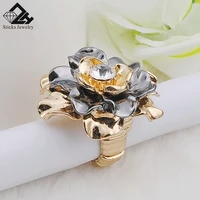 fashionable flower shaped alloy ring springs chic rings