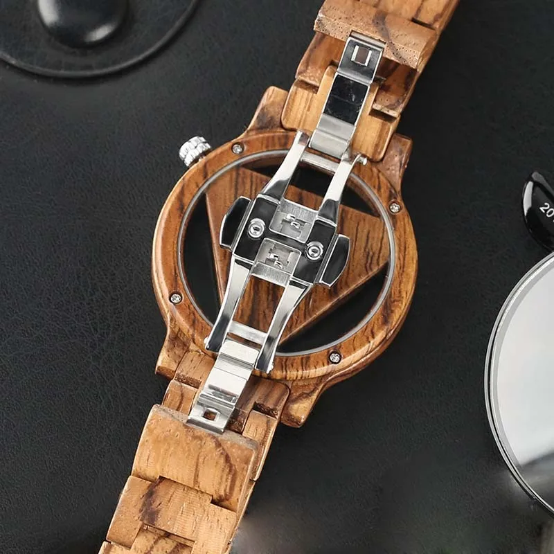 Рисунок 3 - Мужские часы с полым дизайном