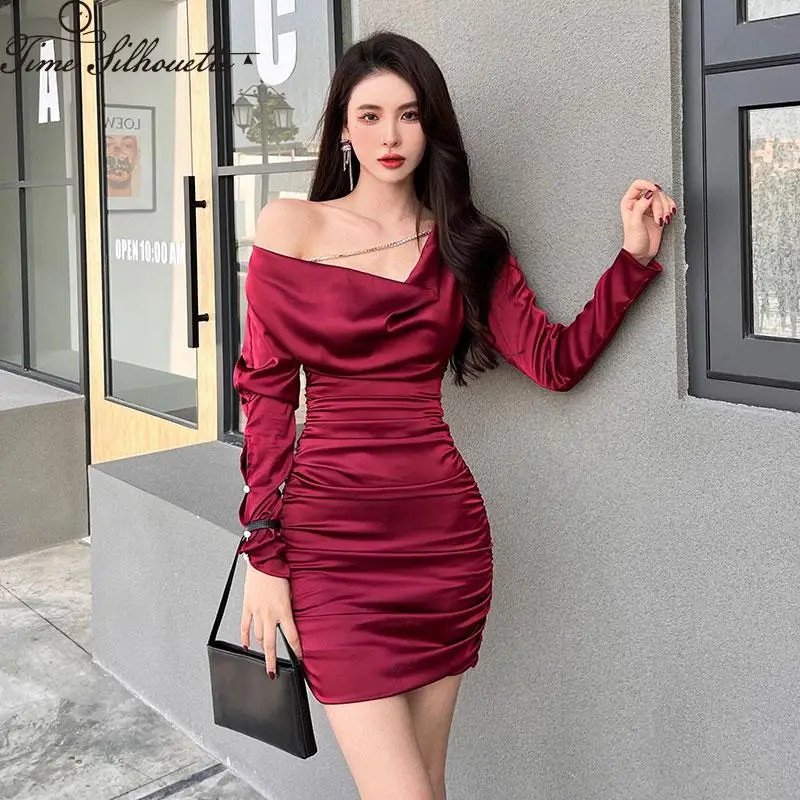 

Summer Dresses For Women 2022 Wrinkled Red Dress Slim Sexy Diamond Chain Silk Short Dress Women Vestidos Robe Femme L12