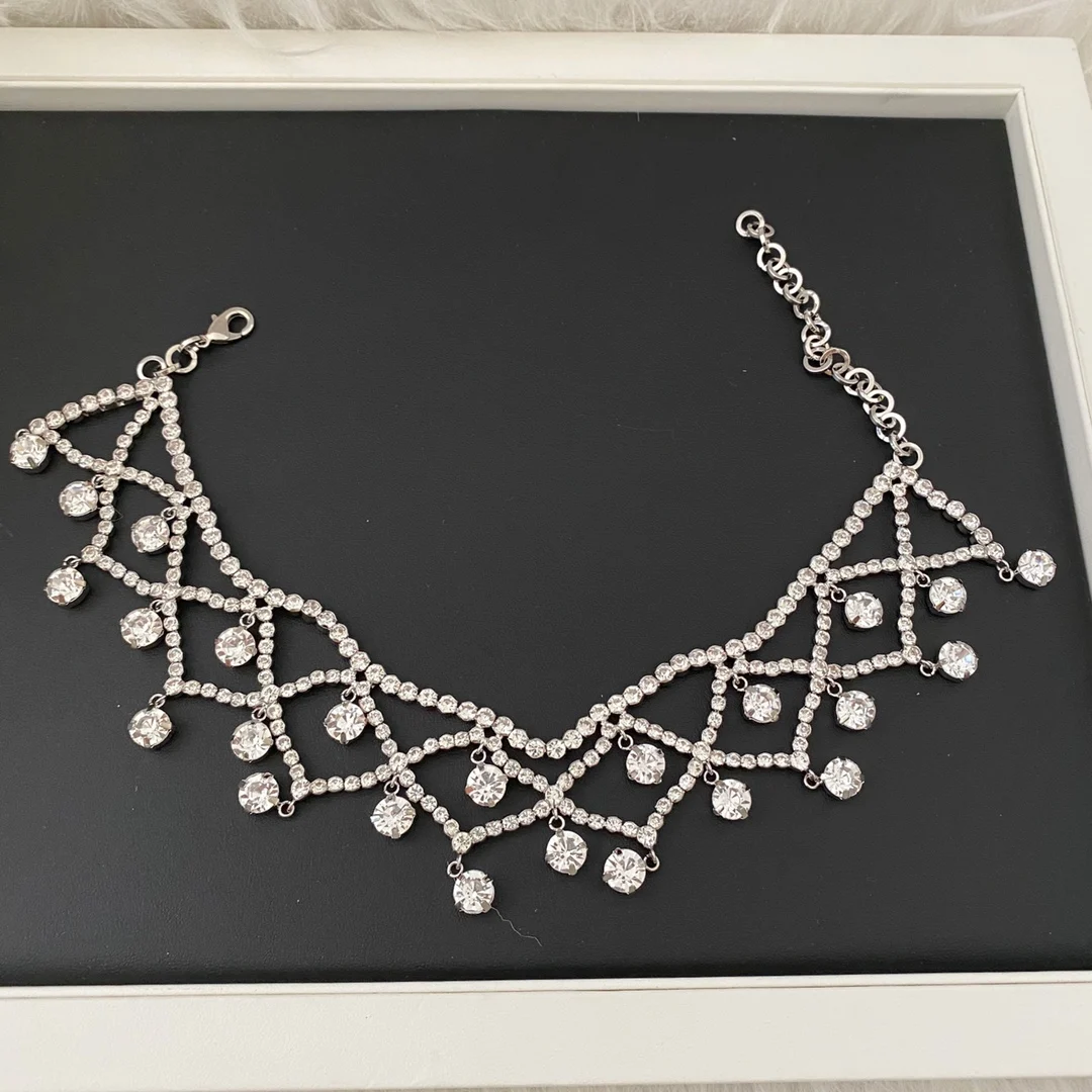 

AR Feminine Geometric Crystal Short Choker Necklace