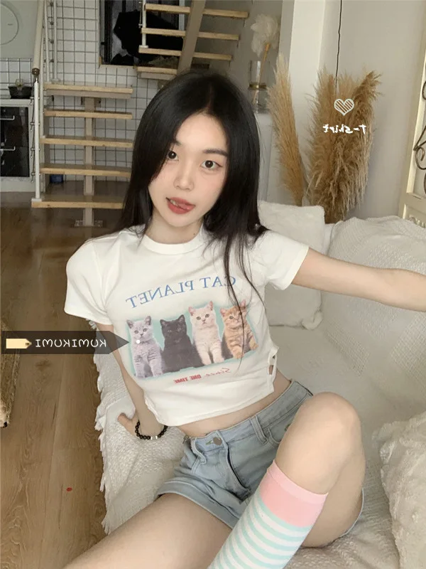 

Футболка женская с принтом кошки, Облегающая белая рубашка с коротким рукавом, с прямыми плечами, топ с эффектом пупбили, A68B, на лето