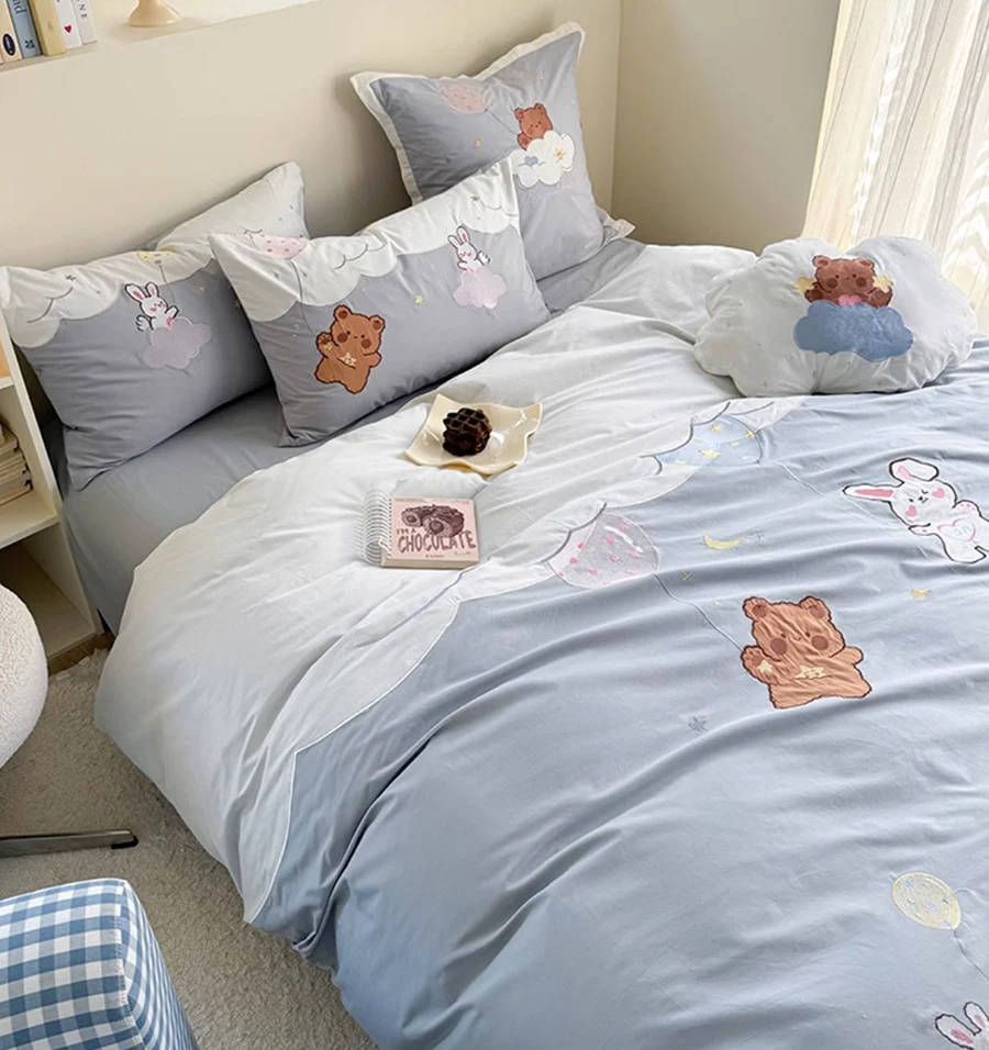 Милый комплект постельного белья с вышивкой медведя и кролика сине-зеленый