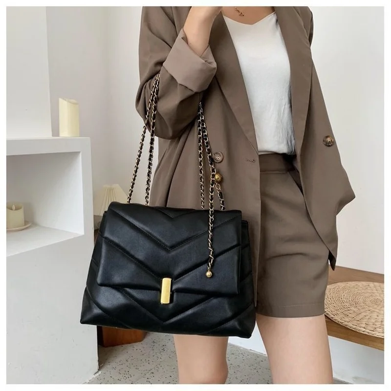 

High-quality Women's Large-capacity Shoulder Bag 2022 New Women's Bag Trendy Fashion Chain Underarm Bag Net Red Messenger Bag