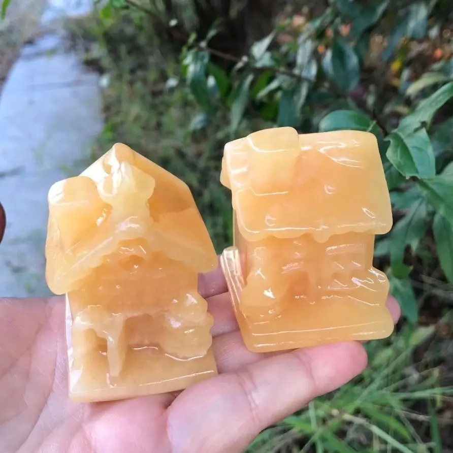 

Lovely Natural crystal geode stone hand carved mushroom mini small house. Three-dimensional sense of solid family decoration1pcs