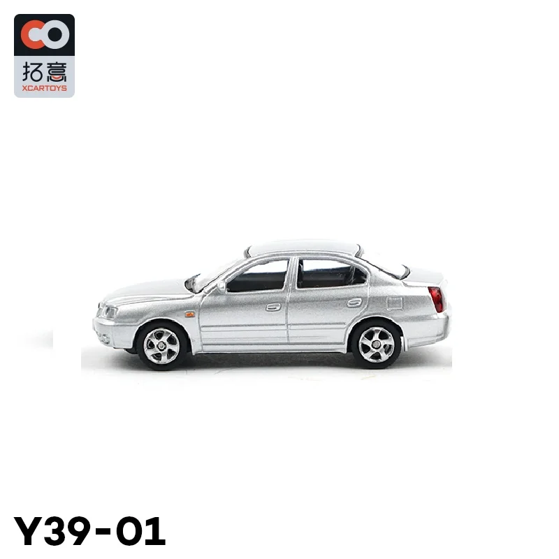 

Xcartoys 1:64 Hyun-dai Elan-tra Gen.3 Y39-01 Alloy Simulation Model Car