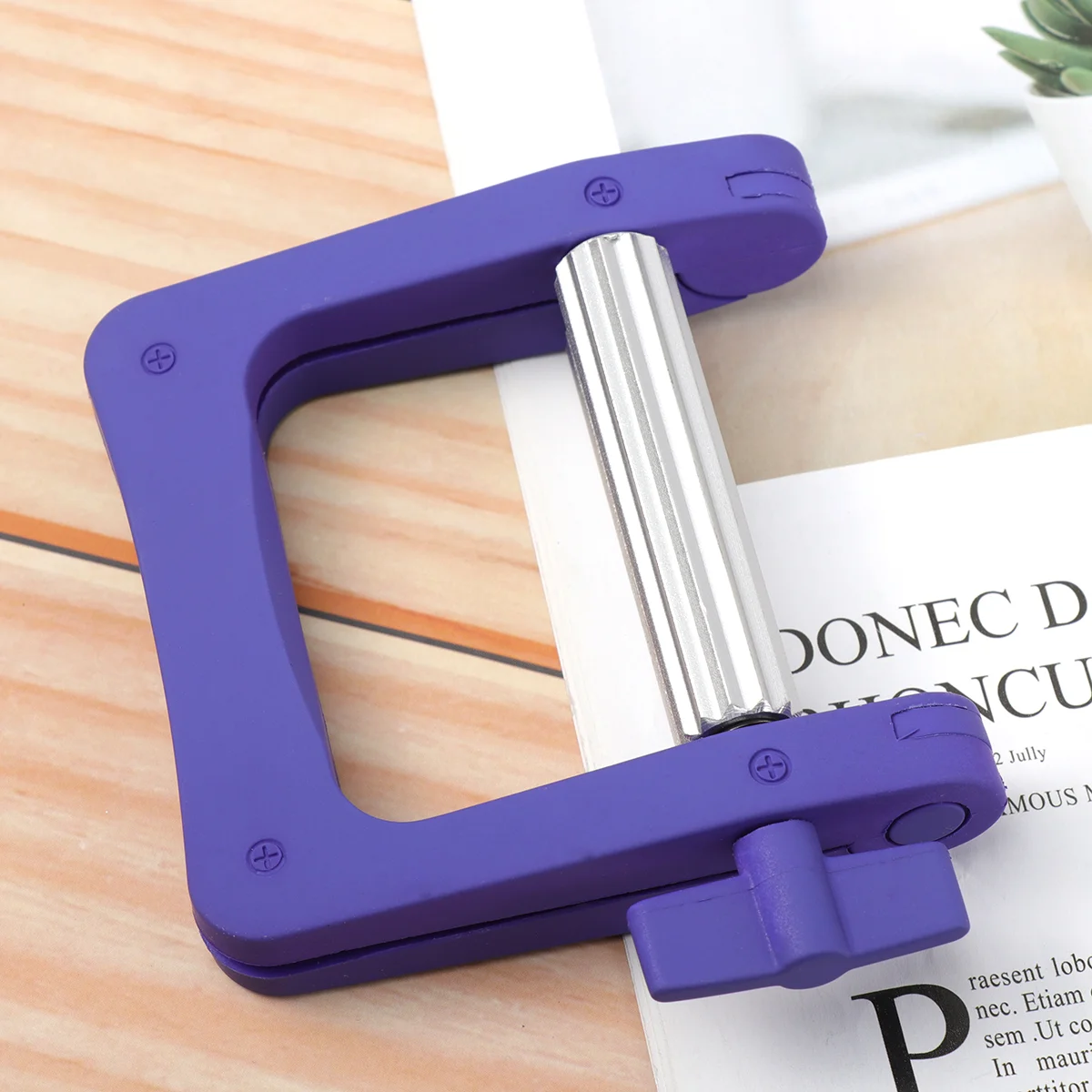 

Manual Toothpaste Squeezers High-end Toothpaste Squeeze Machine Metal Toothpaste Extruder Facial Cleanser Squeezing Tool Blue